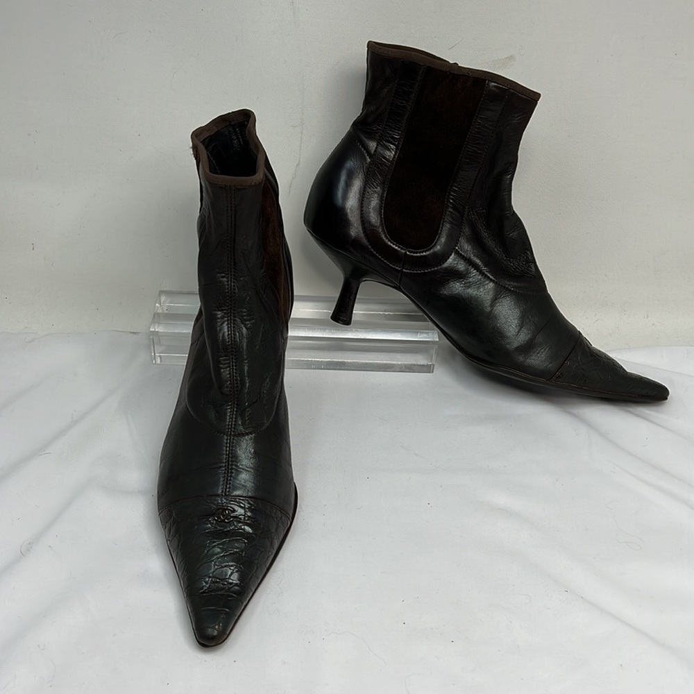 Chanel Sz 8 Brown Leather Croc and Suede Ankle Length Sock Kitten Heel Boots - Picture 2 of 16